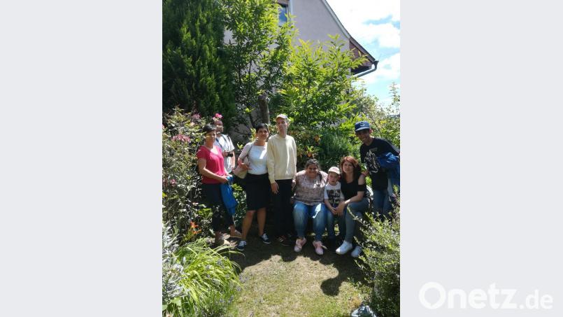 Die Direktorin des Behindertenheims in Milíre, Blanka Smichova (Dritte von links), besuchte mit Jugendlichen die Familie Standfest in Bärnau. Bild: exb