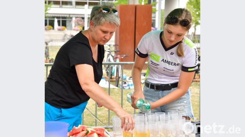 Amberger Piratentriathlon 2019 am 27.07.2019

Getränke und Melonen standen für die jungen Sportler bereit

Bild: Ziegler Bild: Ziegler