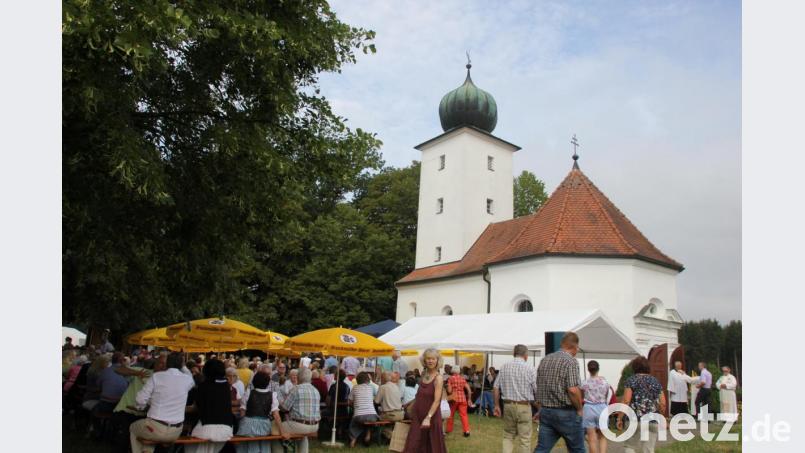 Das Patrozinium rund um die Atzlrichter Kapelle Mariä Schnee ist bei den Ambergern weit über die zuständige Stadtpfarrei St. Georg hinaus aufgrund des idyllischen Ambientes äußerst beliebt. Bild: ads
