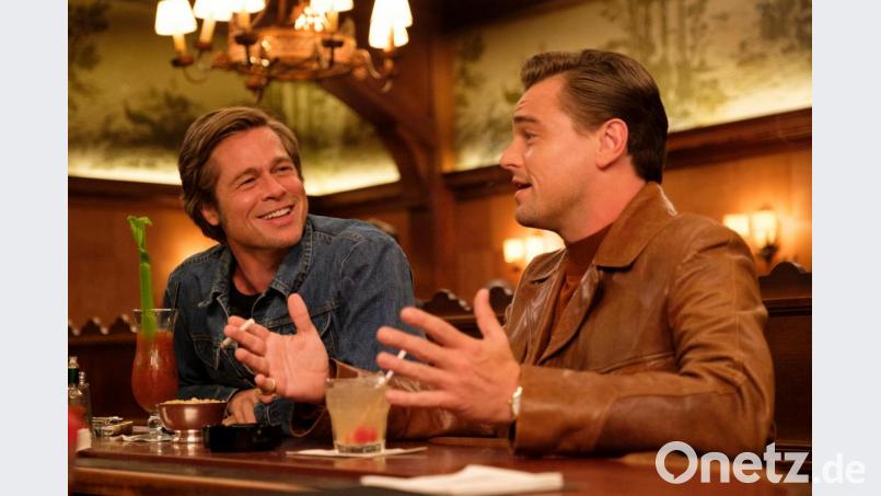 Cliff Booth (Brad Pitt, links) und Rick Dalton (Leonardo DiCaprio) spielen in &quot;Once Upon a Time in Hollywood&quot; erstmals gemeinsam in einem Film. Bild: 2019 Sony Pictures Entertainment Deutschland GmbH/Andrew Cooper