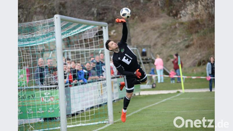 Wegen einer Sommergrippe wird Christopher Sommerer wohl passen müssen. Für die Nummer 1 der DJK Ammerthal würde im Spiel beim TSV Großbardorf Josef Bäuml zwischen den Pfosten stehen. Bild: brü