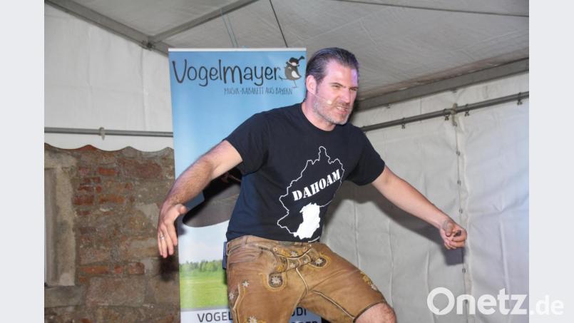 Den Junggesellen riet der Vogelmyer, sich eine “korpulente“ Freundin zu suchen, damit sie endlich auch einen „feste Freundin“ haben. Bild: frd