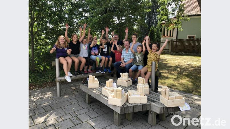 Die Teilnehmer des Ferienprogramm-Angebots der Freien Wähler in Zusammenarbeit mit dem Kunsthaus in der Mittelschule Waldsassen. Bild: exb