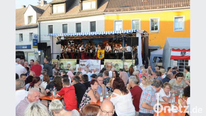 Zu einem richtig &quot;fetzigen&quot; Ausklang des Bürgerfest lud die &quot;Pirker Blechmusi&quot; ein. Bild: bey