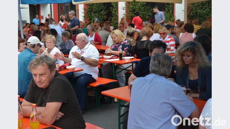 Gute Stimmung und gute Laune herrschte beim Sommerfest der Mitterteicher Feuerwehr den ganzen Tag über. Stark vertreten waren die Nachbarwehren aus der Region und darüber hinaus. Bild: jr