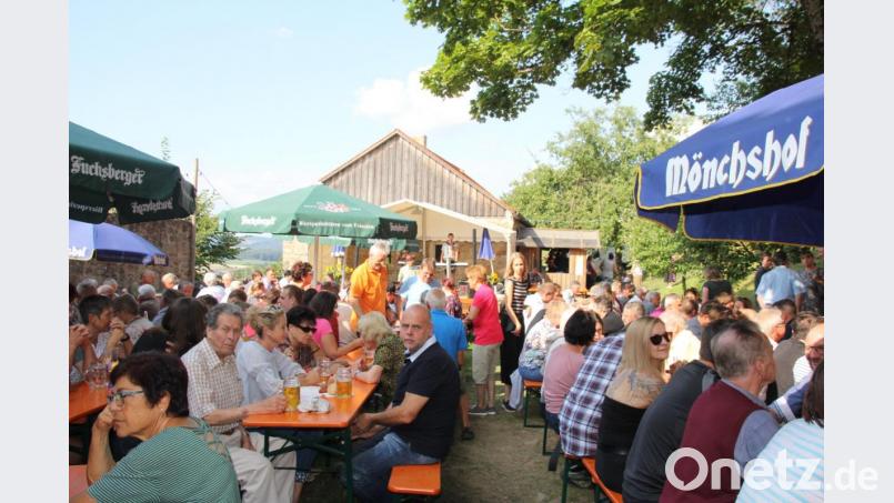 Auch am Nachmittag und am Abend war der Burghof gut besetzt. Bild: frd