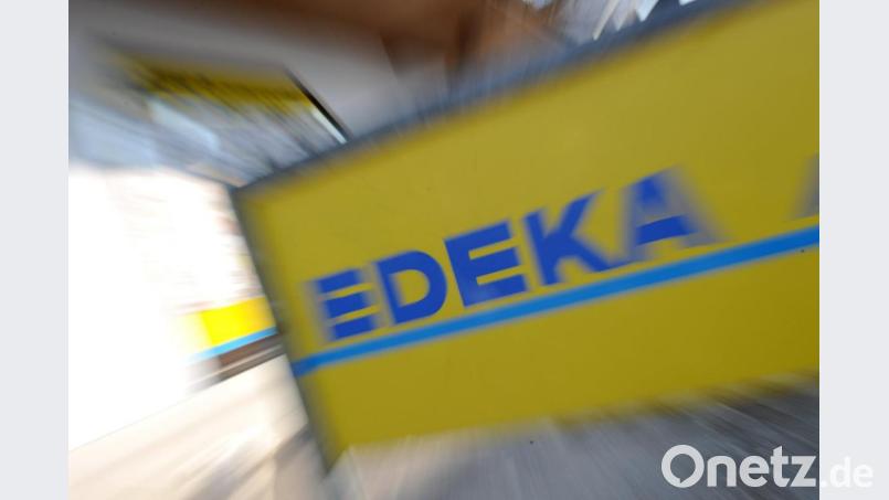 Edeka ruft „Delikatess Schinken Bockwurst“ zurück. Bild: Tobias Hase/dpa