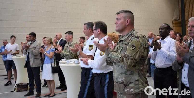 Applaus für den Redner. Bild: rgr