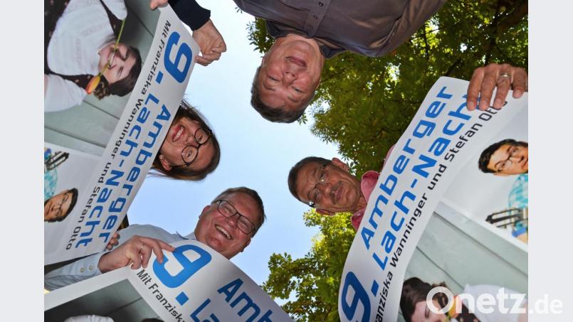 Grund zu lachen gab es bei der Pressekonferenz nicht nur wegen der Vorstellung des Programms zur Lach-Nacht. Von links: OB Michael Cerny, Kulturamtsleiter Reiner Volkert, Gewerbebau-Chef Karlheinz Brandelik und Kulturfachkraft Katja Körtge. Bild: roa