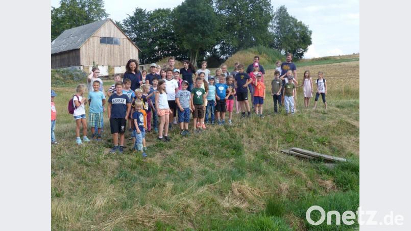 Zur Wanderung um Nankau hatten sich alle versammelt Bild: sl