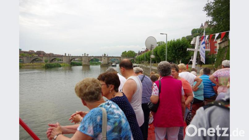 Die Sonnenzug-Ausflügler fahren Richtung Würzburg. Bild: exb