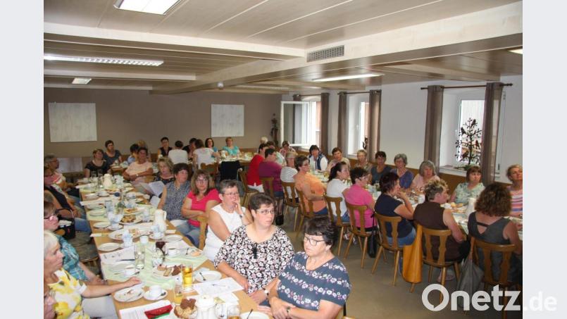 Bei einem guten Frühstück folgten die Landfrauen den Ausführungen der Redner. Bild: wro