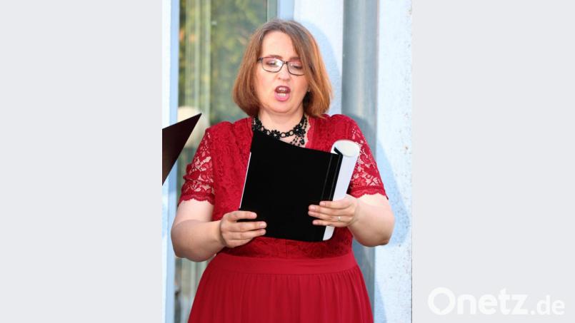 Evi Haberberger (Sopran) brilliert mit einer professionellen Stimme, gefühlvoll oder markant, je nachdem, wie es das Lied fordert. Bild: rpp