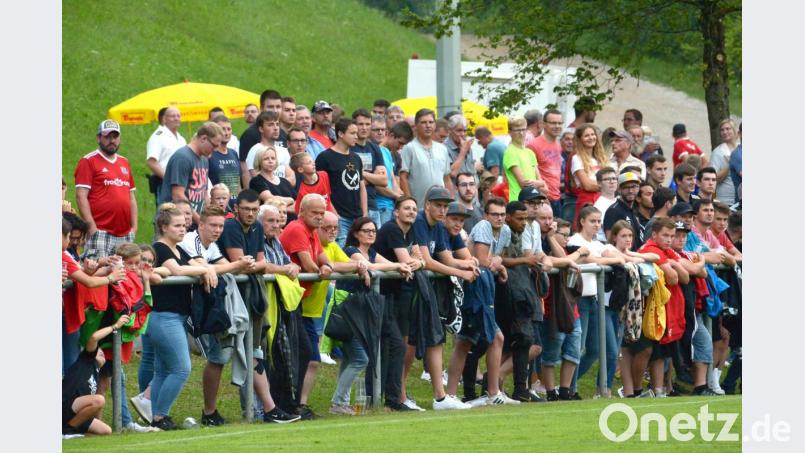 Volles Haus im Wierlbachstadion. Bild: ref