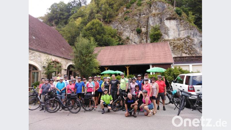 Zu einer 70 Kilometer langen Radtour in der Nähe von Amberg an den Flüssen Vils und Lauterach waren 30 Teilnehmer unterwegs. Bild: gi
