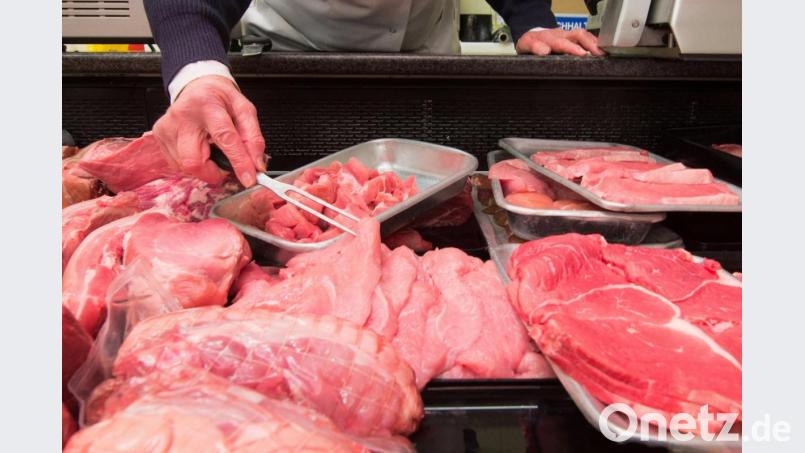 Die agrarpolitischen Sprecher der SPD und Grünen im Bundestag fordern 19 Prozent Mehrwertsteuer für Fleisch. Bild: Armin Weigel