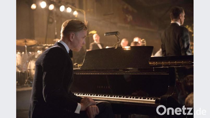 Auch Max Raabe ist in "Berlin, I Love You" zu sehen. Bild: Warner Bros/dpa