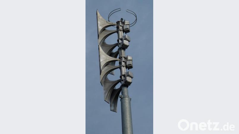 In enger Zusammenarbeit mit dem Landratsamt Schwandorf wurde auf dem Gelände des Bauhofes Stulln eine neue Sirene errichtet. Doch für den Ortsteil Säulnhof ist das keine Lösung. Bild: ohr