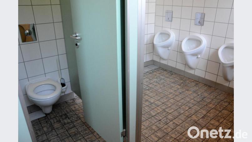 An der Rehbühl-Grundschule in Weiden riecht es nach Fäkalien und Urin. Bild: Gabi Schönberger