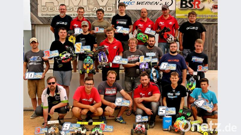 Die Gewinner bekommen ihre Trophäen. Bild: R. Kreuzer