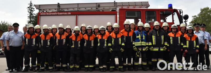 Die Truppe der Feuerwehren, die das Leistungsabzeichen erfolgreich absolviert hat. Bild: exb