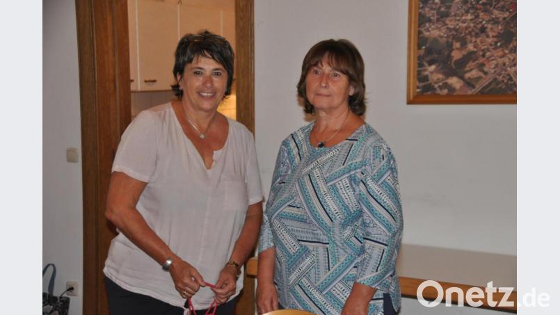Brigitte Stich hatte Angelika Wegmann (von rechts) eingeladen, damit sie beim Seniorenkreis den ehrenamtlichen Hospizdienst im Landkreis Tirschenreuth vorstellt. Bild: ak