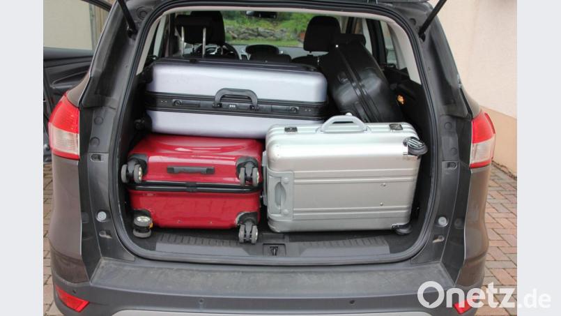Das richtige Verstauen der Koffer und Reisetaschen im Kofferraum eines Autos ist lebenswichtig. Bild: kro