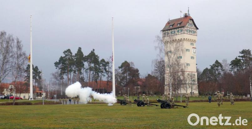 Das Paradefeld vor dem Wasserturm in Grafenwöhr. Bild: mor