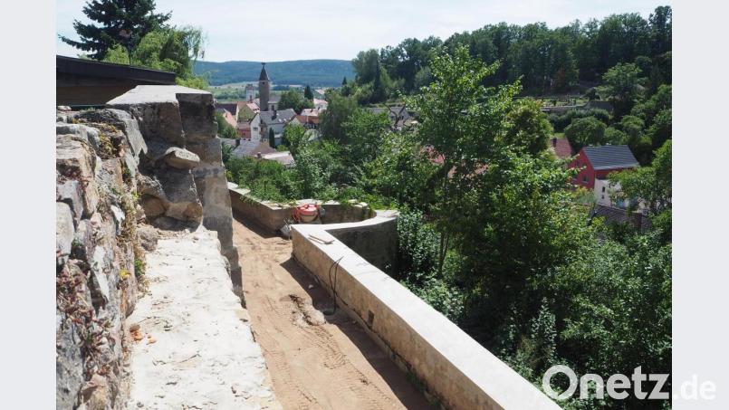 Fünf Lichtstelen sollen am neu gestalteten Zwingerweg aufgestellt werden. Der Stadtrat vergab den Auftrag gegen sieben Stimmen. Bild: bl