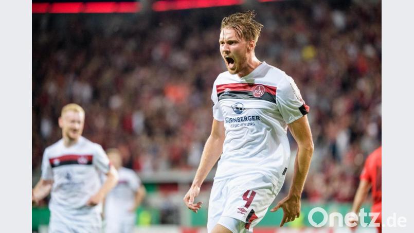 Jubel beim Club: Erst in der 87. Minute schafft es der 1. FC Nürnberg durch den Treffer von Nikola Dovedan den FC Ingolstadt zu bezwingen. Bild: agentur_dpa