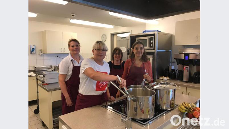 Das perfekte Dinner mit (von links) Irene Voth, Kristina Meier, Katharina Münchmeier-Lehner und Regina Brum. Bild: exb
