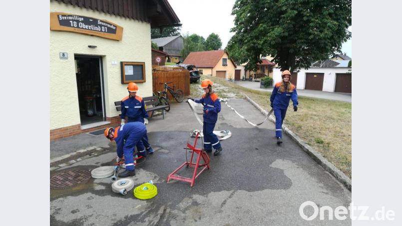 Einen 12-Stunden-Aktionstag haben die Verantwortlichen der Feuerwehr für den eigenen Nachwuchs abgehalten. Bild: dob