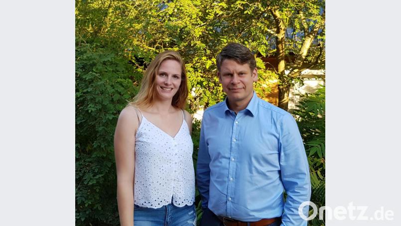 Ab 1. September leitet Franziska Meier aus Grafenwöhr für Learning-Campus (rechts Geschäftsführer Benjamin Zeitler) den Trabitzer Kindergarten. Bild: hfz/LearningCampus