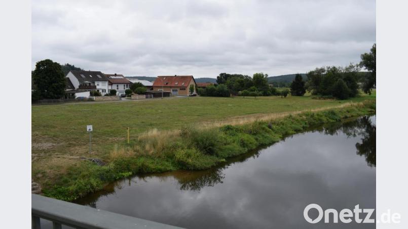 Oberköblitz kann von einem Deich entlang der Häuserzeile vor einem Jahrhunderthochwasser geschützt werden. Bild: bnr