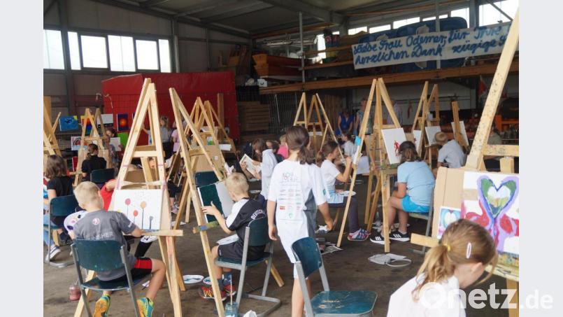Rund 100 kunstbegeisterte Kinder malten an drei Tagen beim Malkurs der „Freunde der Kunst“. Bild: weu