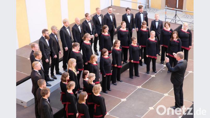 In Speinshart spielt in diesen Wochen die Musik der Zukunft. Im Rahmen des Festivals junger Künstler Bayreuth hieß es am Sonntagabend &quot;Himmlische Klänge, Himmlische Stimmen&quot; an einem &quot;himmlischen&quot; Ort. Die jungen Sängerinnen und Sänger des finnischen Chores &quot;Dominante&quot; bewiesen dabei ihre herausragende Stellung in der Musikwelt Skandinaviens und weit darüber hinaus Bild: do
