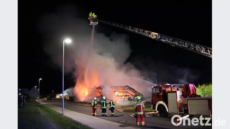 Drehleiter der Feuerwehr Neustadt/WN im Einsatz Bild: jma