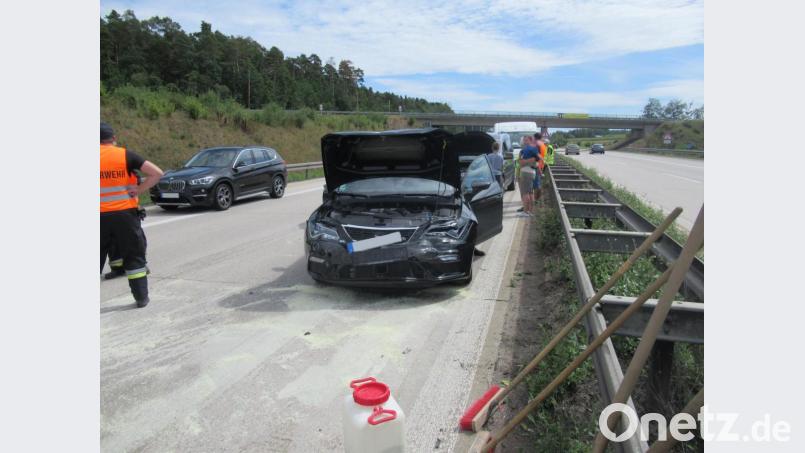 Auf diesem &quot;Audi&quot; am Stauende fuhr eine Verkehrsteilnehmerin auf. Bild: exb/THW