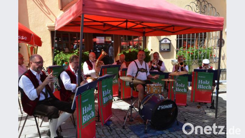 Das Ensemble "Weidener Holzblech" unterhielt die Gäste zu Mittag und am Nachmittag. Bild: dob