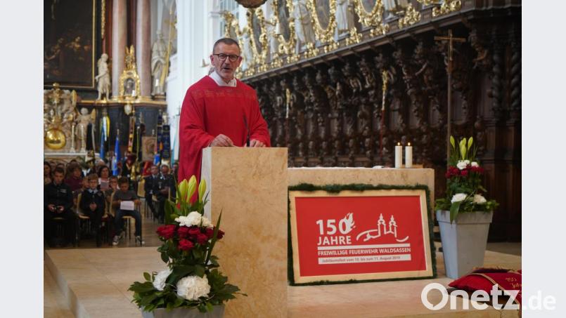 &quot;Gott zur Ehr, dem Nächsten zur Wehr&quot;: Diesen Leitspruch nahm Stadtpfarrer Thomas Vogl näher unter die Lupe. Bild: flm