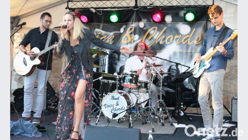 Konzerte wie das der Band „Voice &amp; Chords“ anlässlich des „Hauserner Burgfests“ vor einem Jahr bringen Leben in das altehrwürdige Gemäuer. Bild: lg