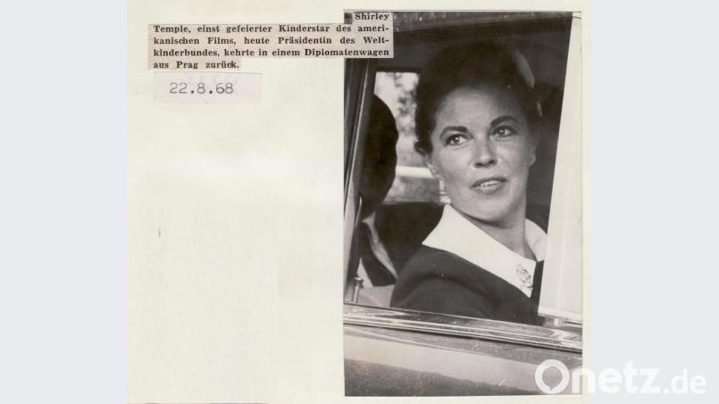 22. August 1968: Shirley Temple, einst gefeierte Kinderstar des amerikanischen Films, heute Präsidentin des Weltkinderbundes, kehrte in einem Diplomatenwagen aus Prag zurück. Bild:  Bild: Hoffmannbeck, Album Welzel