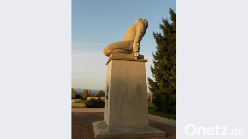 Dieses Monument auf einem Soldatenfriedhof in Lothringen war 2018 Ziel Tausender Besucher. Es stammt aus Grafenwöhr. Bild: Ville de Sarrebourg