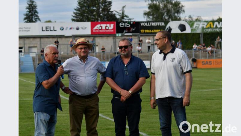 Manfred Luber (von links) freut sich über die Spende des Lions-Club mit Wolfgang Würschinger, Anton Forster und German Schieder. Bild: exb