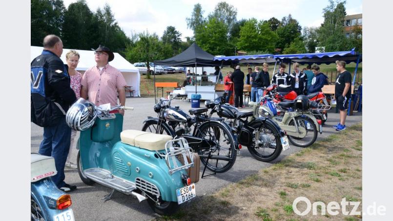Die Old- und Youngtimerfreunde Pleystein freuen sich schon auf das Treffen. Neben Mopeds und Motorrädern sind diesmal auch Traktoren zu sehen. Archivbild: bey