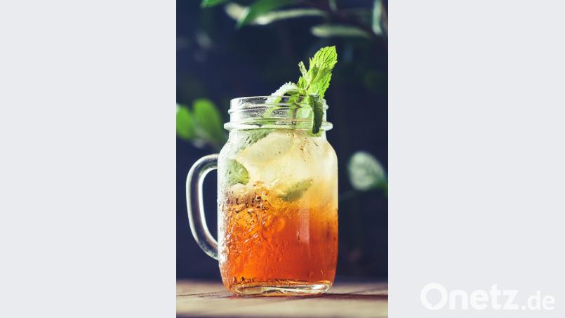 Eine ungewöhnliche Kombination, aber extrem lecker: die Weizen-Mojito-Bowle. Bild: exb