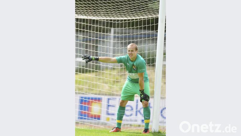 Im Vorbereitungsspiel gegen den SC Ettmannsdorf stand Andreas Dengler in der zweiten Halbzeit im Tor des FC Amberg. Bild: Ziegler