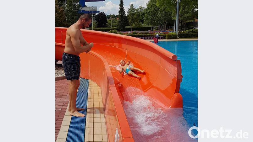 Erstmals wurde im Rahmen des Ferienprogramms vom Jugendrat ein Wettrutschen im Freibad veranstaltet. Bild: CSA Tirschenreuth/exb