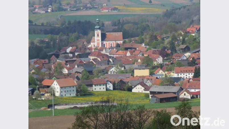 Das Panorama auf 19 Metern Höhe ist ein Traum: Blick auf Neualbenreuth von oben. Bild: ubb