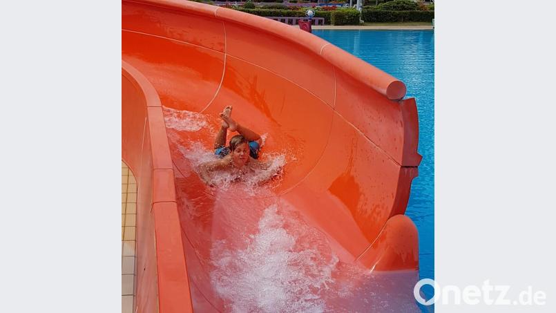 Erstmals wurde im Rahmen des Ferienprogramms vom Jugendrat ein Wettrutschen im Freibad veranstaltet. Bild: CSA Tirschenreuth/exb